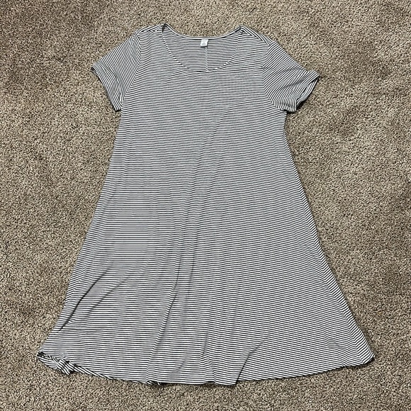 Old navy midi dress - Picture 2 of 7